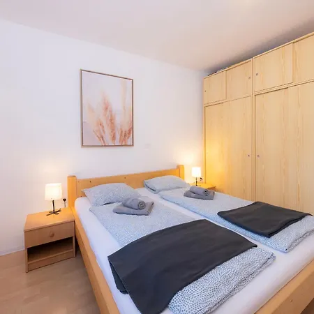 Apartmaji Anze 公寓 *