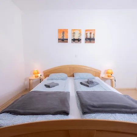 Apartmaji Anze *