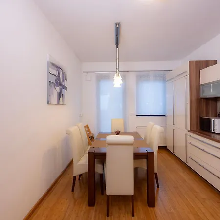 Apartmaji Anze