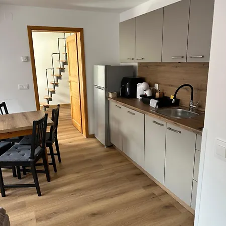 Apartmaji Anze *