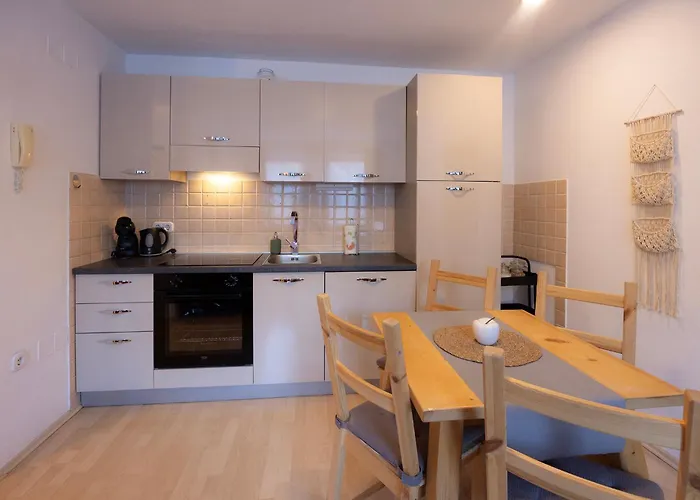 Apartmaji Anze Apartment *